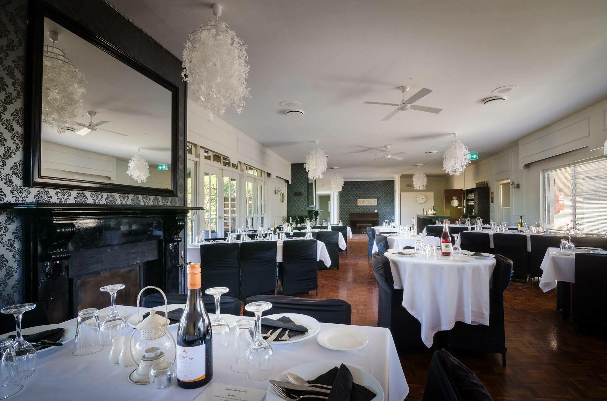 Bundanoon Country Inn Motel Buitenkant foto